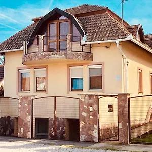 Aranylo Apartmanhaz , Hajdúszoboszló Węgry